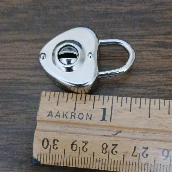 Heart-Shaped Silver-tone Padlock with Keys EUC - Picture 4 of 6